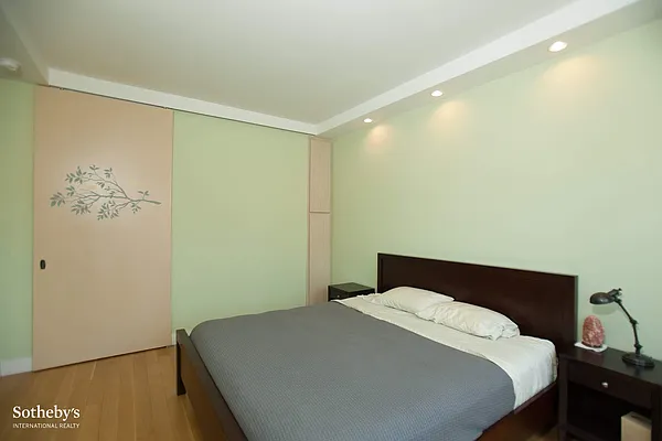 Sold by Sotheby's International Realty | media 17