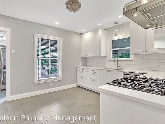 4th image of 1210 Romeria Dr