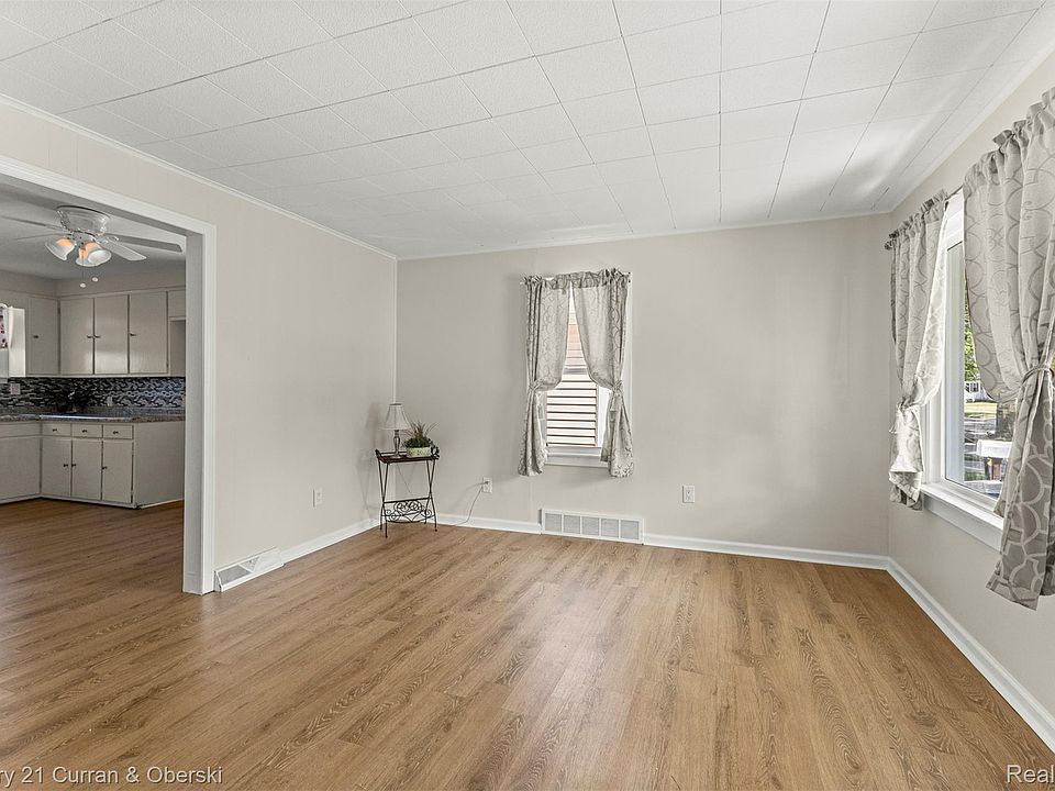1644 Liberty Ave, photo 3