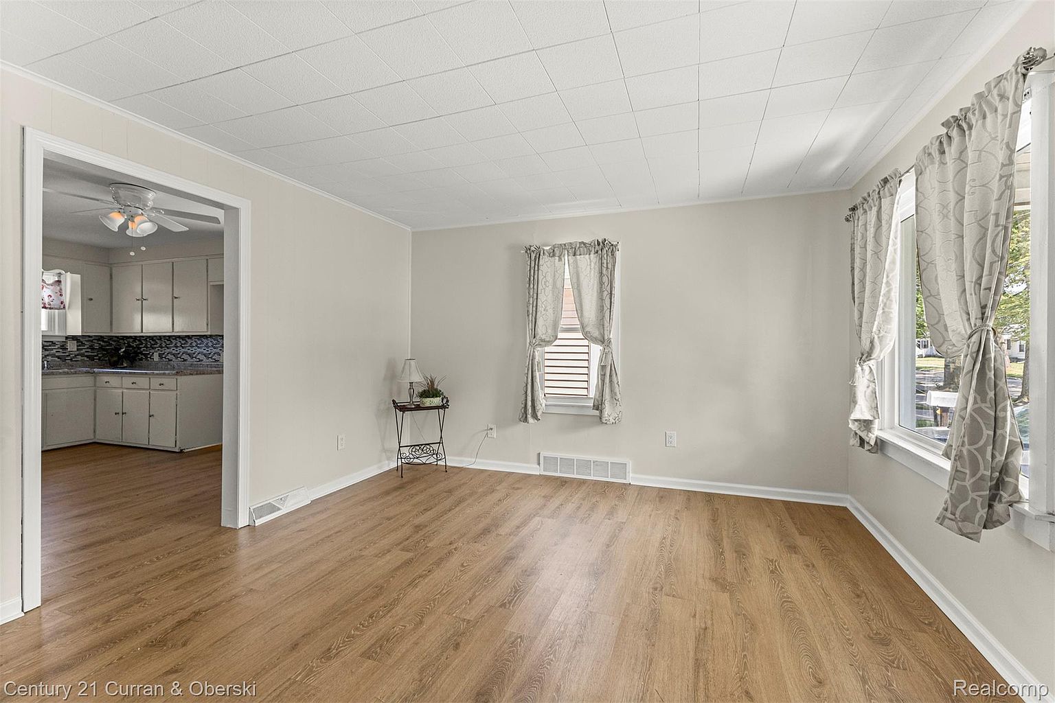 1644 Liberty Ave, photo 3