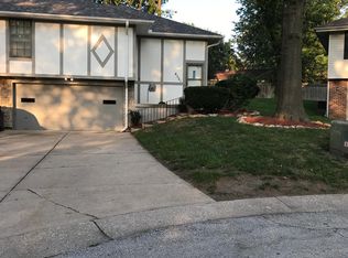 8521 Ditzler Ave, Raytown, MO 64138