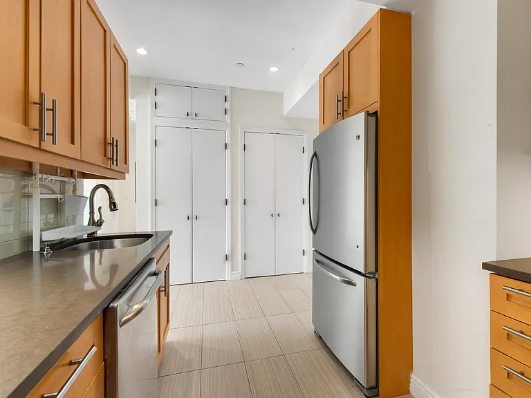 30-11 21st St #6D — Photo 8