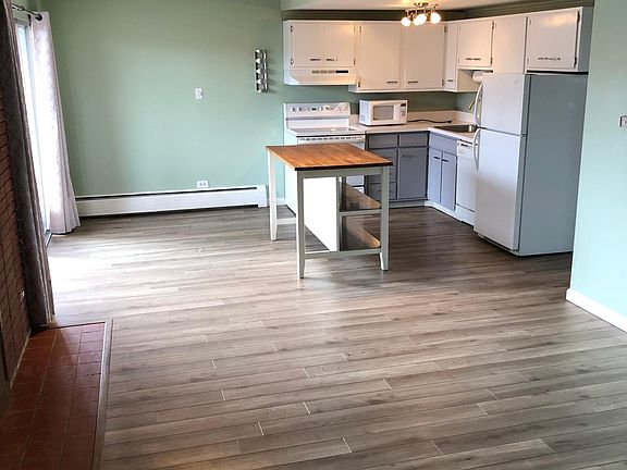 3rd image of 701 E Bayaud Ave APT 9