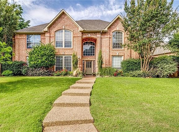 3rd image of 3201 Chaucer Ln