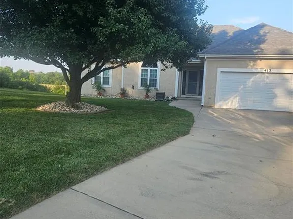 413 Hillbrook Ct, Lansing, KS 66043
