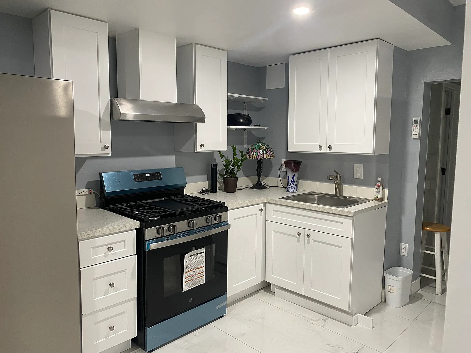 1 bed, 600 sqft, $2,400 — Photo 2