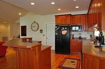 4th image of 355 Park Way Ave