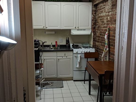 5th image of 532 Massachusetts Ave S #1