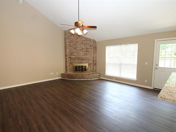 5th image of 2825 22nd Ave N