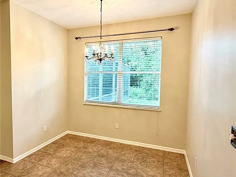 1466 Argyle Dr — Photo 29