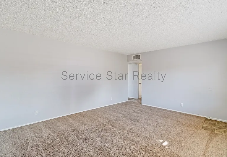 13027 N 28th St — Photo 6