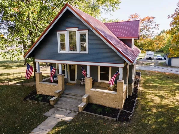 425 E 1st St, Adrian, MO 64720