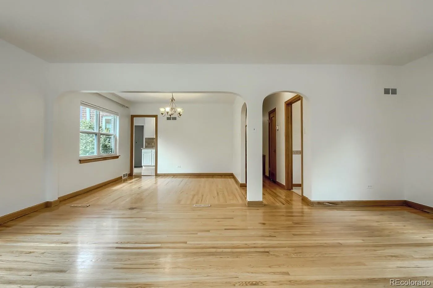 4 bed, 2.0 bath, 2356 sqft, $3,000 — Photo 4