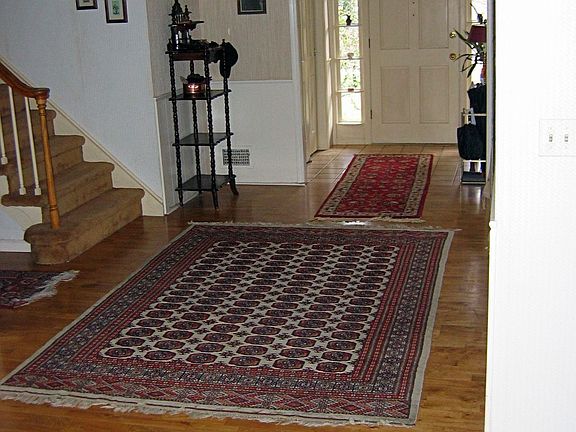 Large 25 foot entry foyer