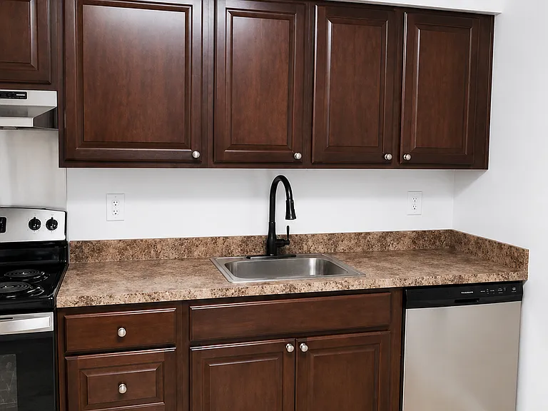B1 Avon Dr #B1 — Photo 6