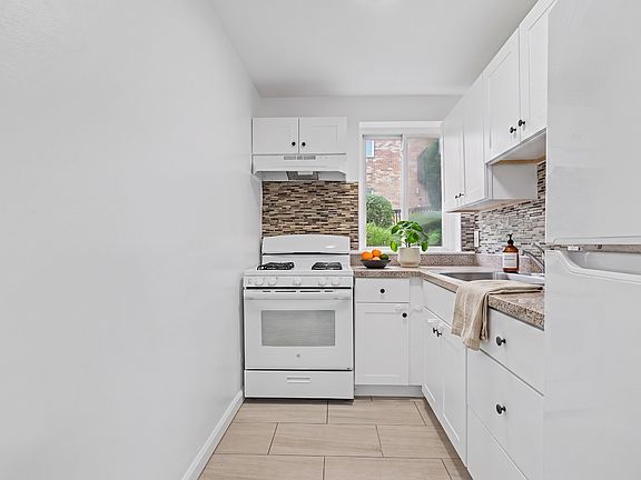 5th image of 345 N Broadway APT 2A