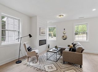 100 Albion Rd #307, Bedford, MA 01730