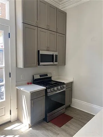 1 bed, 1.0 bath, 704 sqft, $1,700 — Photo 3