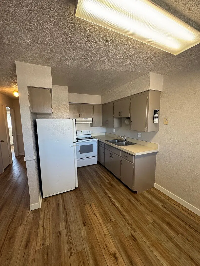 708 Beaufort Apartments - 2 Bedroom — Photo 2