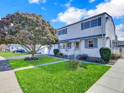 123 Cottage Boulevard, Hicksville, NY, 11801