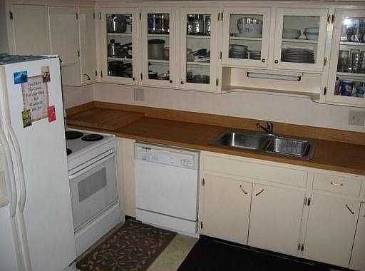 4th image of 3394 Hillsdale Ave