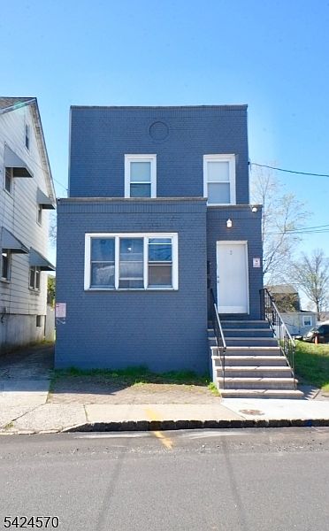 1st image of 3 Laurel Ave