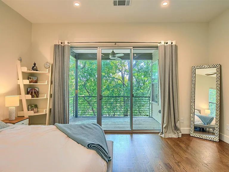 1009 E Riverside Dr #B — Photo 13