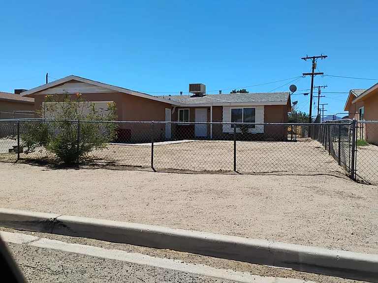37951 Grandview Ave — Photo 1