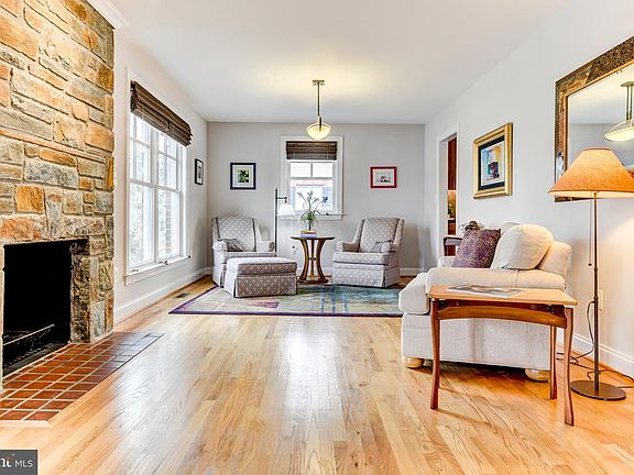 4th image of 10217 Oldfield Dr