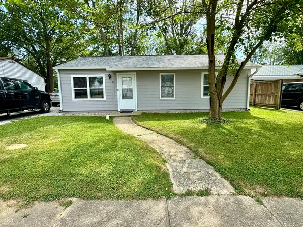 22 Center Dr, Crawfordsville, IN 47933