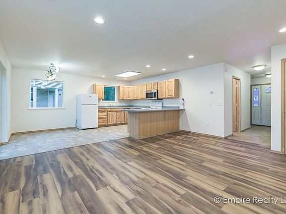 3rd image of 4773 Glasgow Dr #B