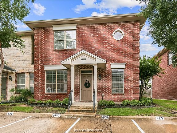 2nd image of 423 Forest Dr