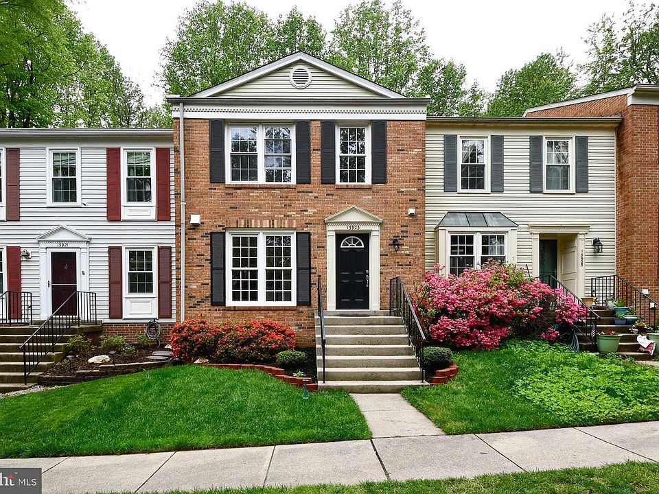 1st image of 13923 Woods Run Ct