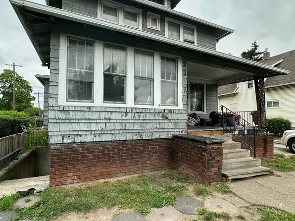 2803 N Summit St, Toledo, OH 43611