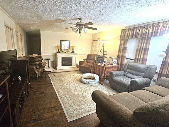 4th image of 613 Old Macon Rd