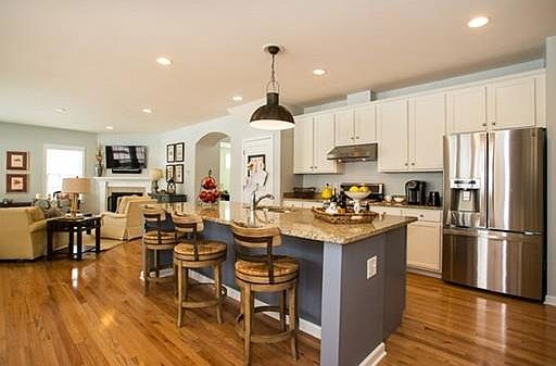 3rd image of 127 Hemmingway Pl