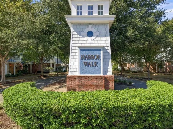 8352 N View Blvd, Norfolk, VA 23518
