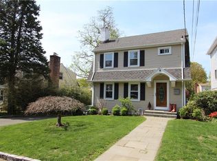 8 Harrington Pl #HSE, Mamaroneck, NY 10543