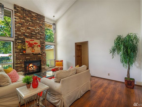 4th image of 2231 Monique Ct SE