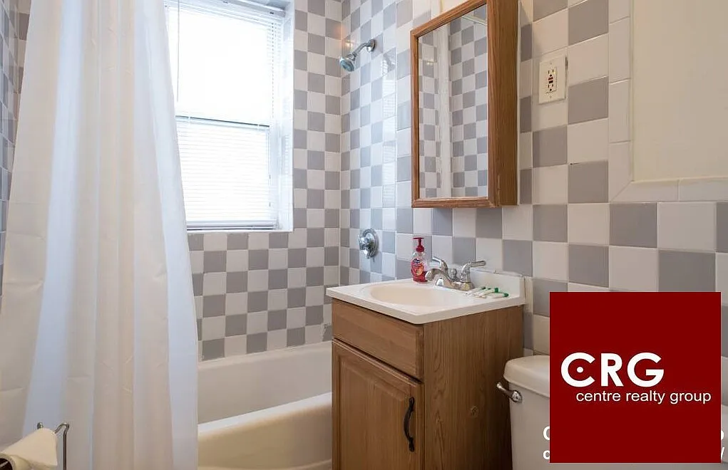 2 bed, 1.0 bath, $2,495 — Photo 2