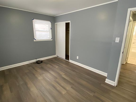 3rd image of 423 Shabbona Dr