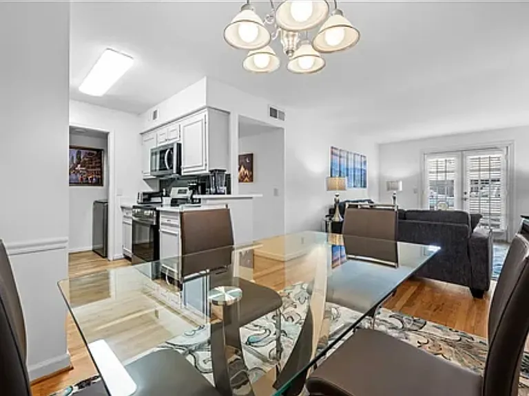 2905 Burch Ave #103 — Photo 9