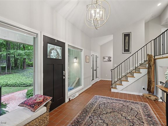 5th image of 205 Aspenwood Dr