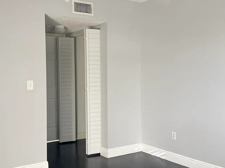 2640 S University Dr #325 — Photo 9