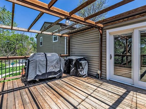 4th image of 510 NE Richardson Pl