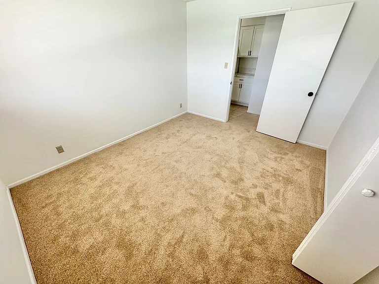 2913 Colanthe Ave — Photo 13