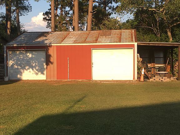 Large backyard, Garage/shop