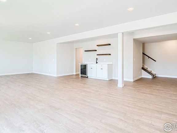 4th image of 813 Canoe Birch Dr