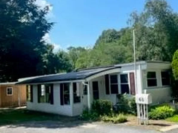 27 Woodward Rd Trailer 60, Lincoln, RI 02865