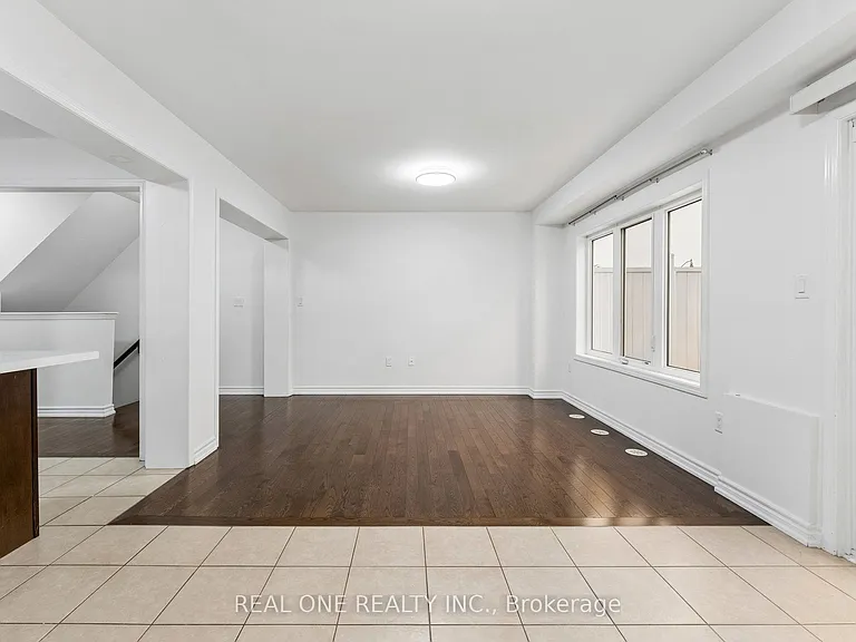 30 Henneberry Ln — Photo 16